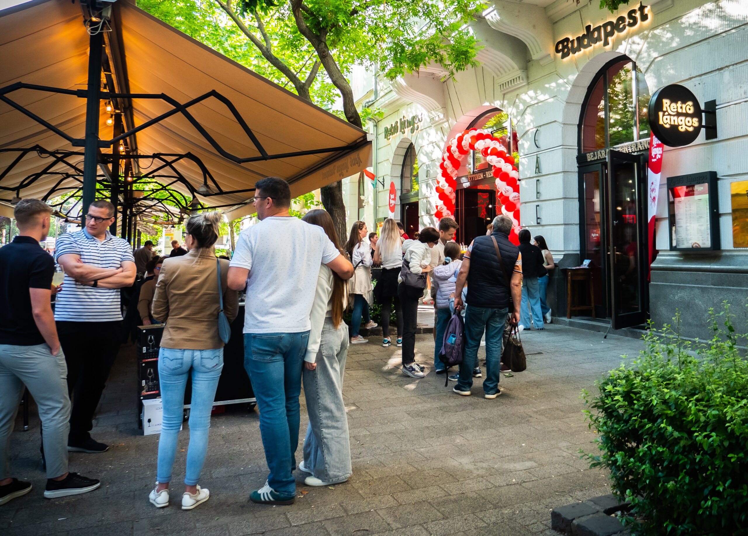 Étterem külső_terasz_megnyitó